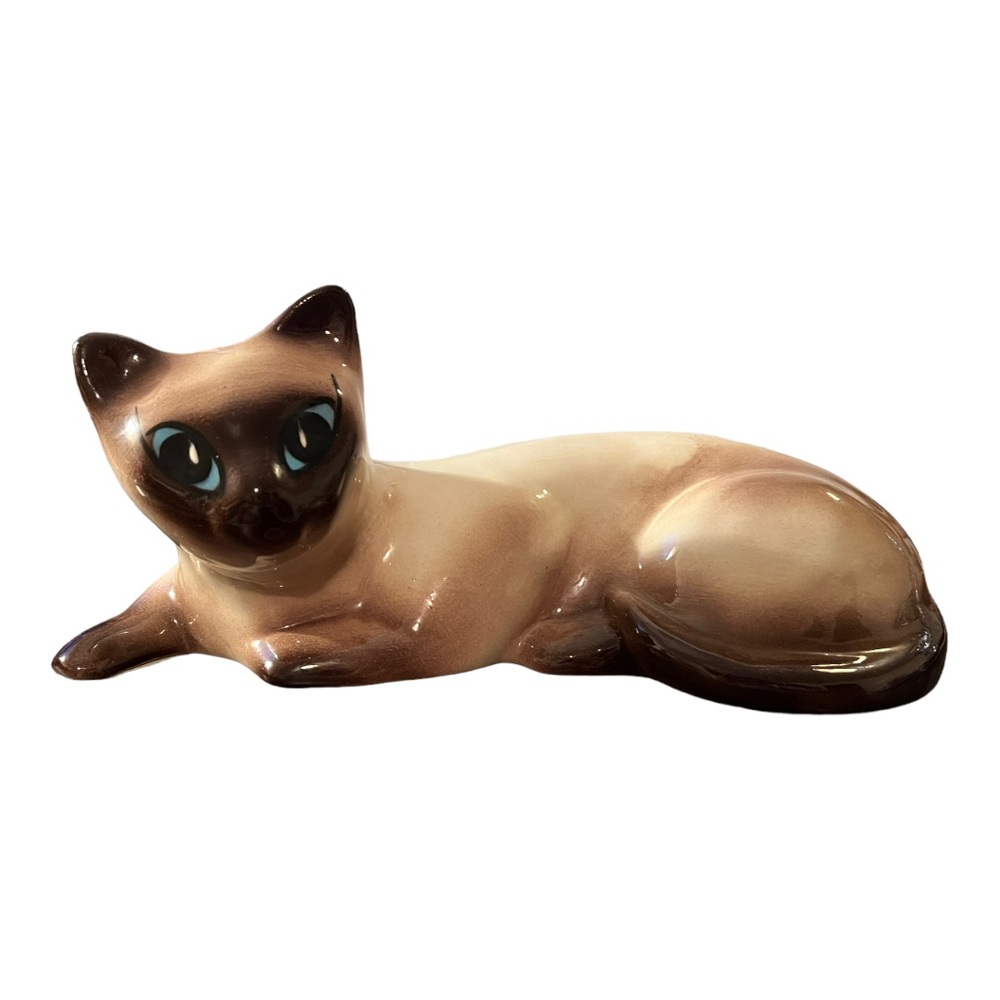 Vintage 50s 60s Mid Century Ceramic Laying Siamese Cat Figurine Unsigned